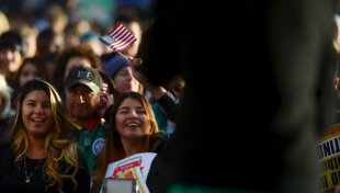 Mulheres, negros e latino-americanos podem definir a eleição nos Estados Unidos