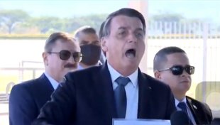 'Precisa de campanha na TV sobre Covid?', diz Bolsonaro após desviar milhões de recurso de campanha