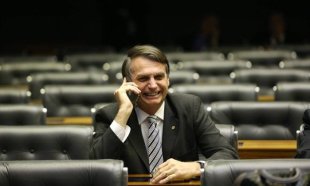 Programa de Bolsonaro defende carteira de trabalho sem CLT 