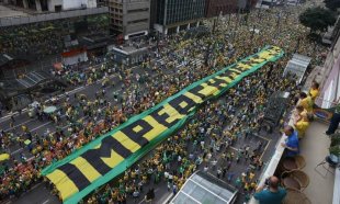 Não basta abraçar a direita: organizadores do 2 de outubro querem hino nacional e todos verde-amarelos