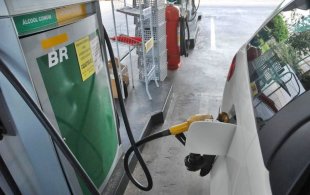 Gasolina esteve 40% mais cara em outubro em relação ao mesmo mês de 2020
