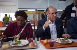 Um dos cotados para atacar a classe trabalhadora como presidente, Alckmin finge que se preocupa com mais pobres 