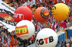 Burocratas sindicais fazem atos contra e a favor do governo Dilma