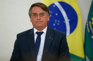 Após mais de 80 mortos e cerca de 1000 desabrigados, Bolsonaro chega em Recife