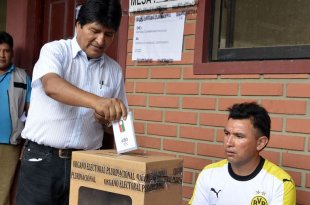 Apoiando o golpe, Bolsonaro defende voto impresso na Bolívia. País não usa urna eletrônica