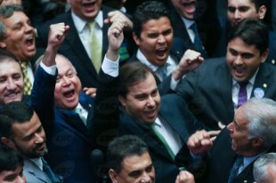 Governo comprará deputados: R$ 600 milhões em emendas para aprovar Reforma da Previdência 