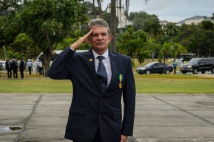 Bolsonaro nomeia general que foi ministro de Temer como novo presidente da Petrobras
