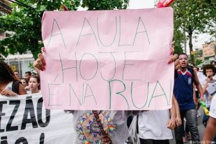 Rio de Janeiro: Se o estado decreta férias, os estudantes ocupam a rua!
