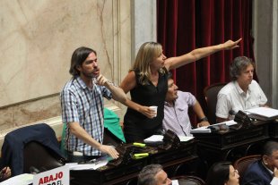 Começou a sessão que irá votar a absurda Lei Omnibus na Argentina
