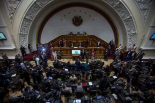 A Assembleia Nacional declara abandono de cargo de Maduro, uma resolução sem efetividade prática