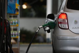 Temer e governadores sobem preço da gasolina para garantir lucro patronal