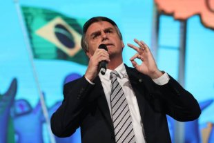 Bolsonaro quer acabar com escolas presenciais para "combater marxismo"