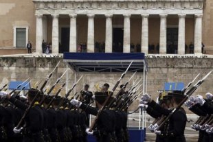 Syriza, o nacionalismo grego e os desfiles militares