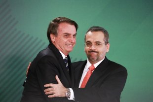 Na surdina Bolsonaro impõe novas regras para eleição de reitores, atacando autonomia universitária
