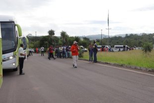 Petroleiros são impedidos por chefia de sair da empresa na Rlam, na Bahia