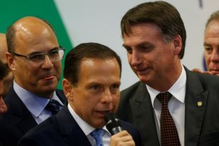 Brasil bate recorde, com 1.179 mortes em 24h: Bolsonaro e governadores são responsáveis 