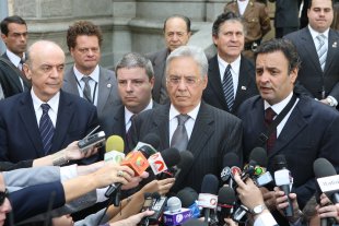 PSDB se une e Renan defende que decisão sobre impeachment deve ficar nas mãos do Senado