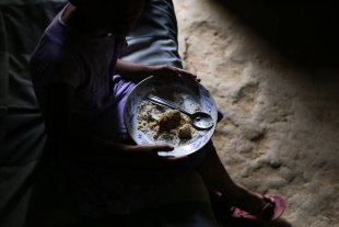 Quase 40% dos brasileiros que recebem até dois salários mínimos enfrentam insegurança alimentar