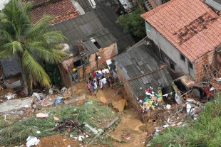 Catástrofe e mortes na periferia de Salvador