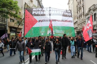 Forte marcha pelo fim do genocídio contra o povo palestino toma as ruas em Buenos Aires
