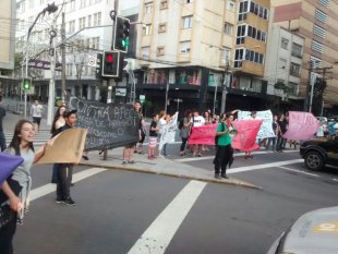 Estudantes e trabalhadores em ato contra a PEC 241 em Caxias do Sul 