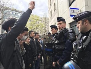 Manifestações em Paris contra a violência policial e a perseguição às minorias étnicas