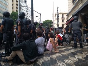 PM prende 4 manifestantes em ato contra o aumento da tarifa em SP