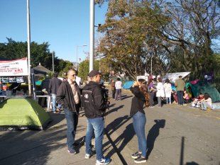 Primeiro dia de acampamento em defesa do HU-USP tem trabalhadores, estudantes e moradores
