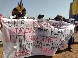 "Precisamos de uma paralisação nacional unificada com o acampamento indígena", diz estudante no ato do DF