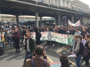Estudantes, trabalhadores, movimento Nuit Debout: a convergência das lutas avança em Paris