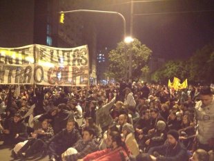 Milhares vão as ruas no terceiro ato contra o Golpe em Porto Alegre