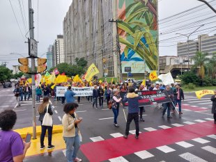 Eduardo Leite quer aumentar os descontos para vender o IPE-Saúde, é preciso massificar a luta!