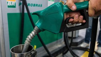 Fake News: a gasolina é mais barata nos EUA que no Brasil?