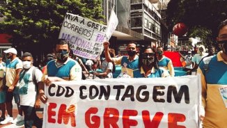 Trabalhadores dos correios em greve fazem ato em Belo Horizonte