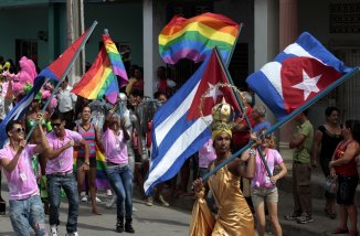 Para restaurar o capitalismo, burocracia de Cuba faz demagogia com as LGBTs