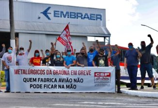 Trabalhadores da Graúna protestaram em frente à Embraer, em São José dos Campos