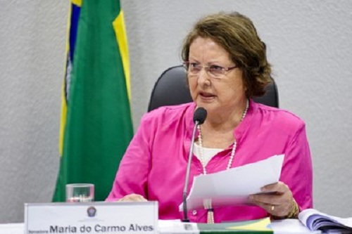 Senadora que quer demissão de servidor por 'mau desempenho' faltou 80% das sessões em 2013