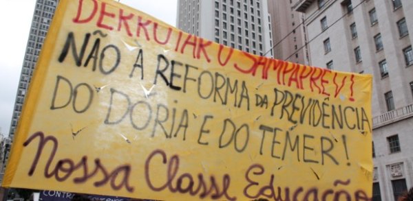 "Qual o papel dos sindicatos?" participe do debate de greve entre professores municipais de SP
