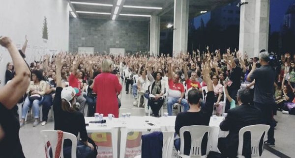 Professores da rede privada de BH mantêm greve contra impactos da reforma trabalhista