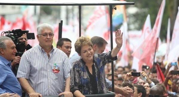 Com continuação da crise política cresce a esperança do PT do retorno de Dilma, enquanto isso segue a conciliação com a direita 