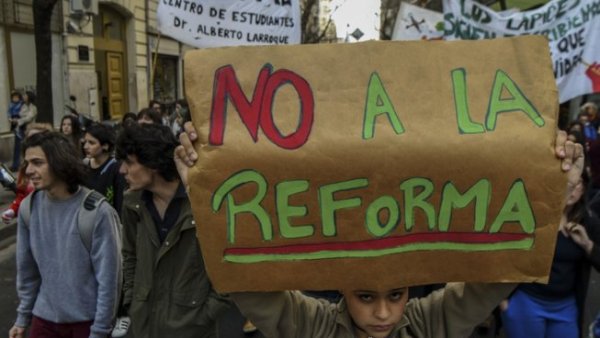 Reformas educacionais na Argentina e a luta dos secundas