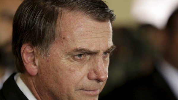Com demissões e aumento da precarização, Bolsonaro quer cortar gastos com terceirizados