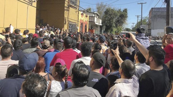 Por que 70 000 trabalhadores e trabalhadores nas fábricas mexicanas estão em greve?