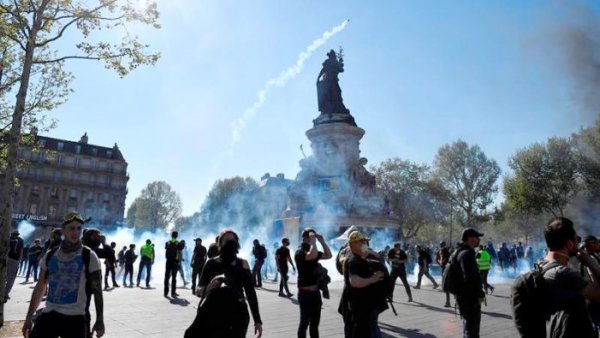 Os Coletes Amarelos se mobilizaram apesar do grande dispositivo repressivo de Macron