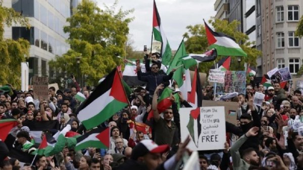 Multidões se manifestam pelo mundo contra o genocídio ao povo palestino