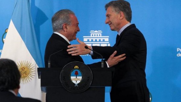 Macri e Temer, golpismo e neoliberalismo de "besame mucho"