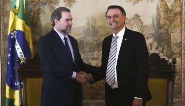 Em pacto com Bolsonaro, Toffoli diz que nunca viu atitude de Bolsonaro contra a democracia