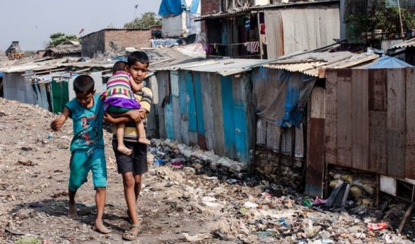 66 milhões de crianças podem cair na extrema pobreza durante a pandemia, diz relatório