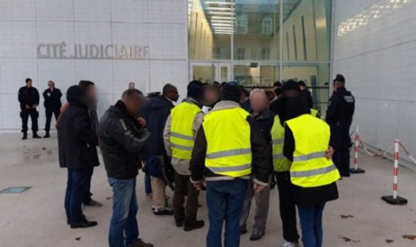 Repressão judicial: condenaram os "coletes amarelos" a prisão