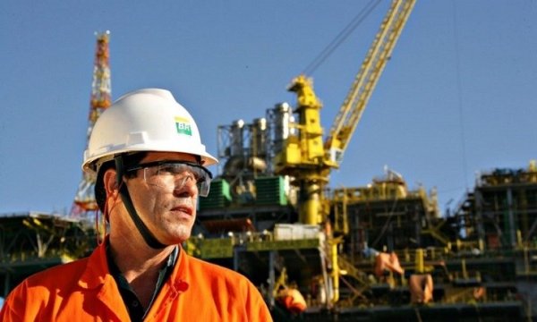 Petrobras anuncia PDV mirando 4,2 mil trabalhadores, seguindo plano privatista de Bolsonaro